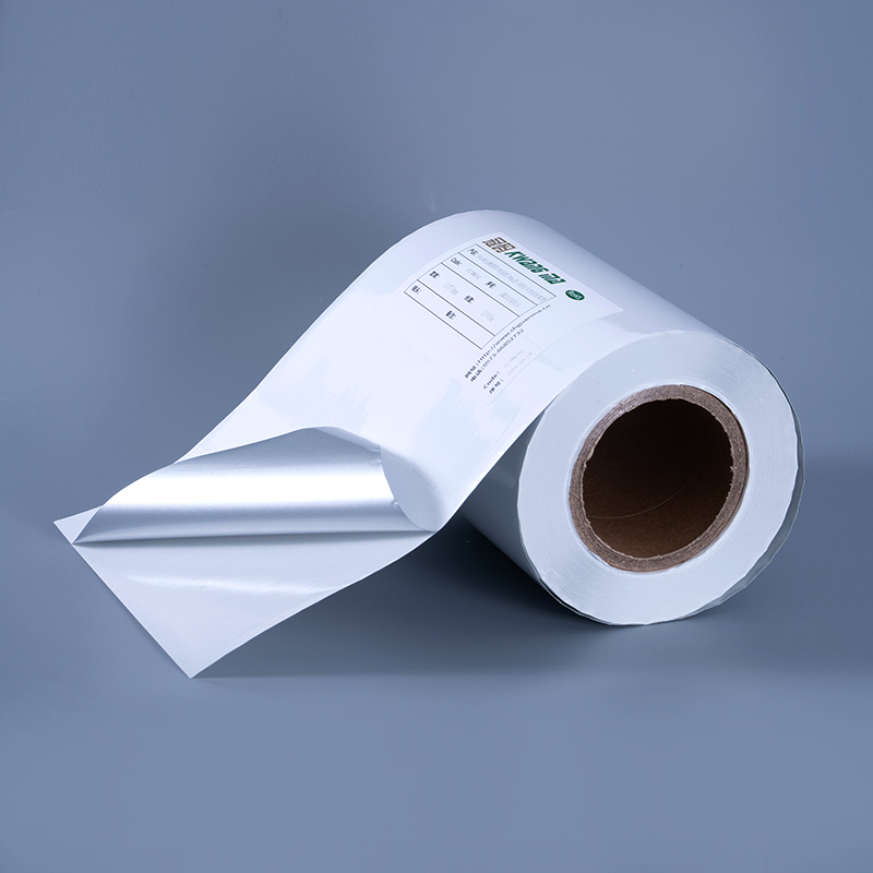 25 mic glänsande vit aluminiserad polyesterfilm självhäftande etikett med vattenbaserat akryllim för bläckstråleutskrift