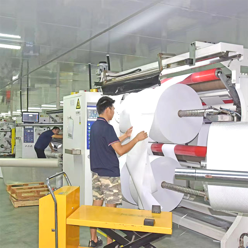 Självhäftande polyesterfilm för laserskrivare